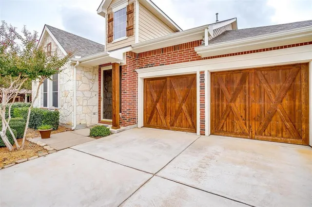 $2,800 | 2210 Eagles Nest Drive, Euless, TX 76039
