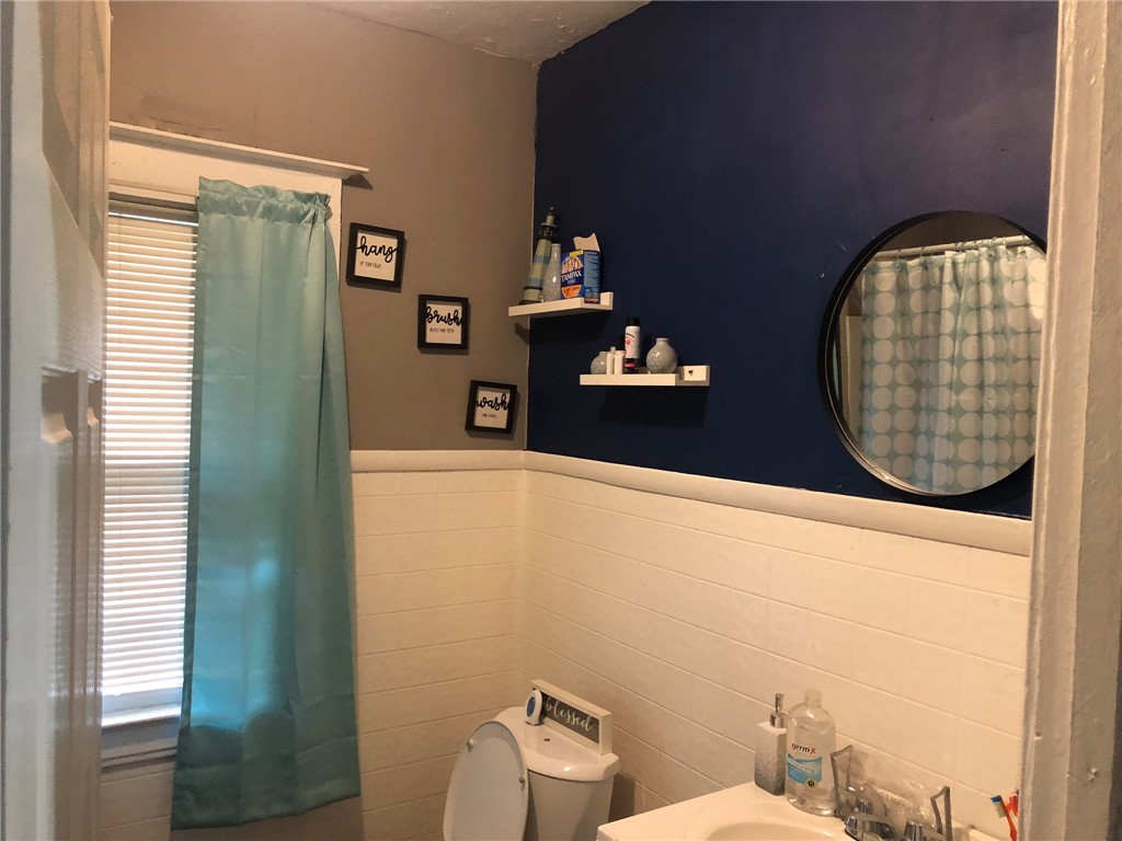 44 Carthage Street Rochester, NY 14621 - Photo 15 of 40