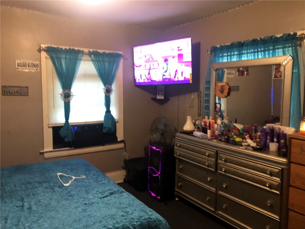 44 Carthage Street Rochester, NY 14621 - Photo 17 of 40