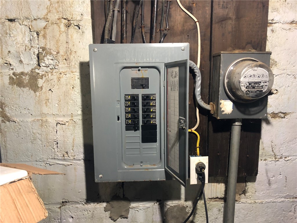 44 Carthage Street Rochester, NY 14621 - Photo 22 of 40