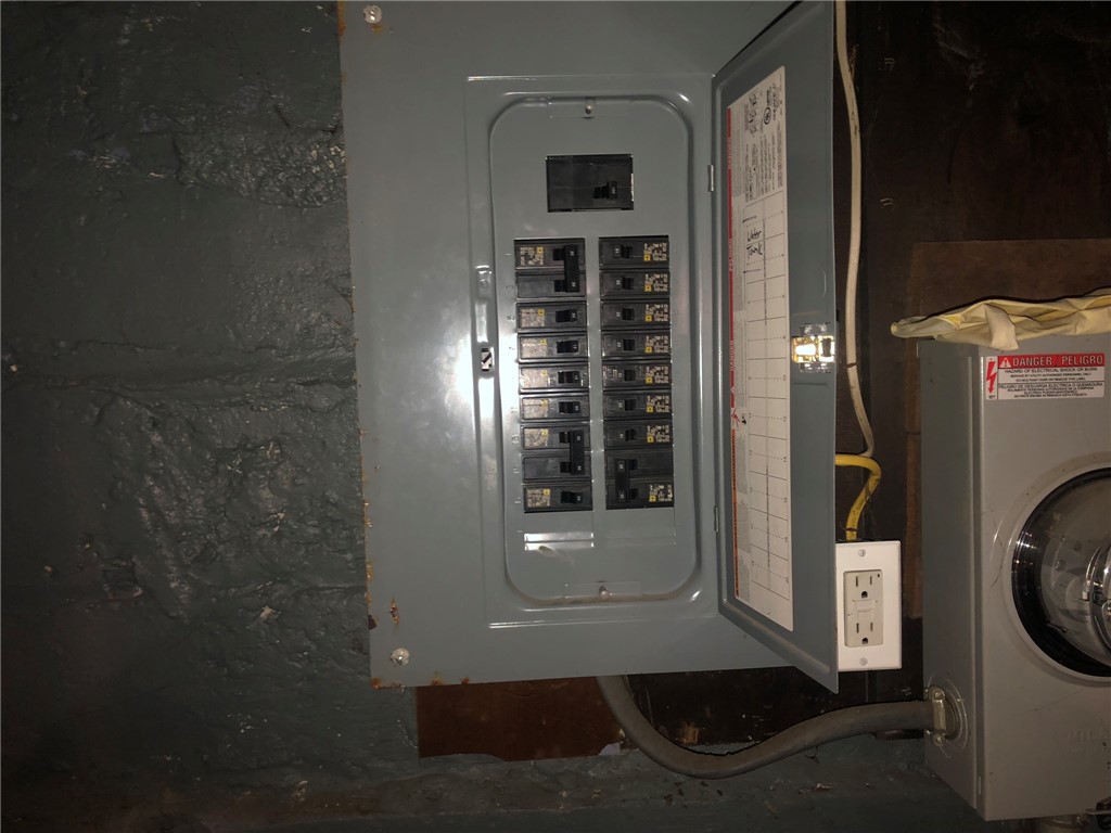 44 Carthage Street Rochester, NY 14621 - Photo 27 of 40