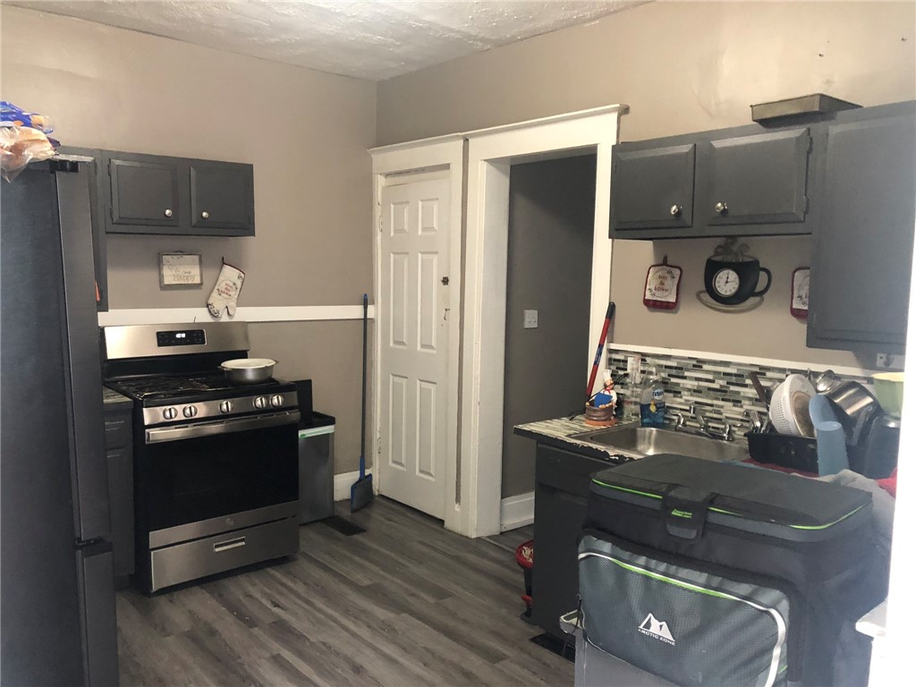 44 Carthage Street Rochester, NY 14621 - Photo 6 of 40