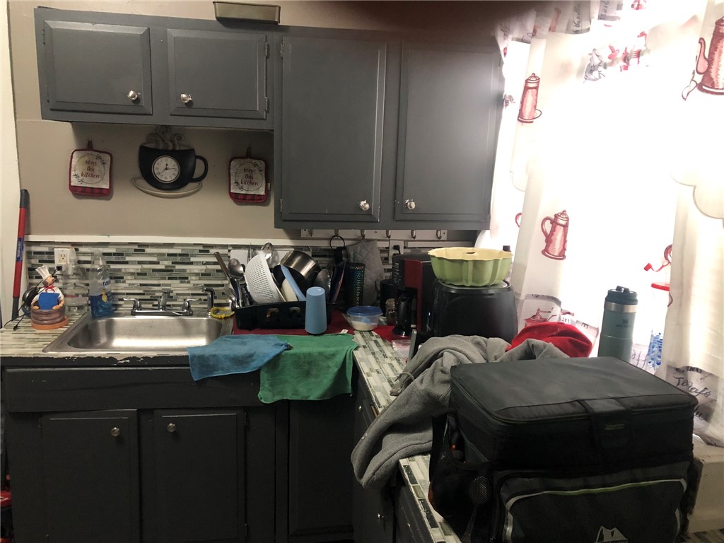 44 Carthage Street Rochester, NY 14621 - Photo 7 of 40