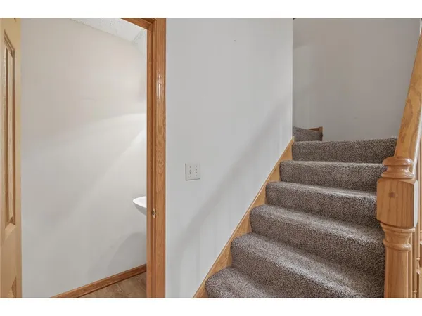 $1,900 | 8983 Sawgrass Glen, Maple Grove, MN 55311