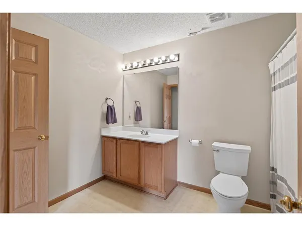 $1,900 | 8983 Sawgrass Glen, Maple Grove, MN 55311