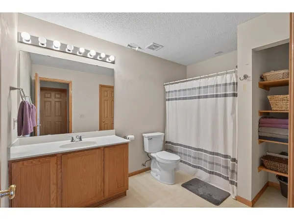 $1,900 | 8983 Sawgrass Glen, Maple Grove, MN 55311