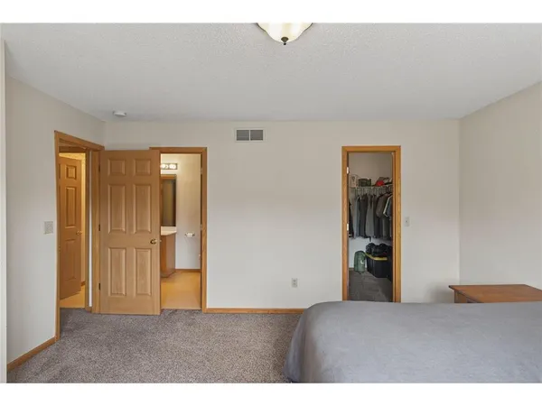 $1,900 | 8983 Sawgrass Glen, Maple Grove, MN 55311