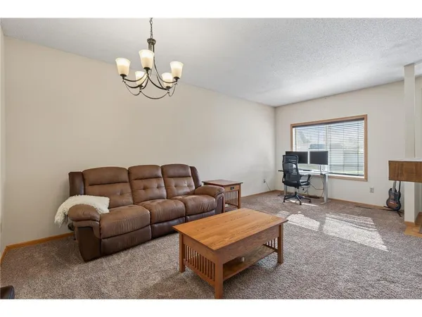 $1,900 | 8983 Sawgrass Glen, Maple Grove, MN 55311