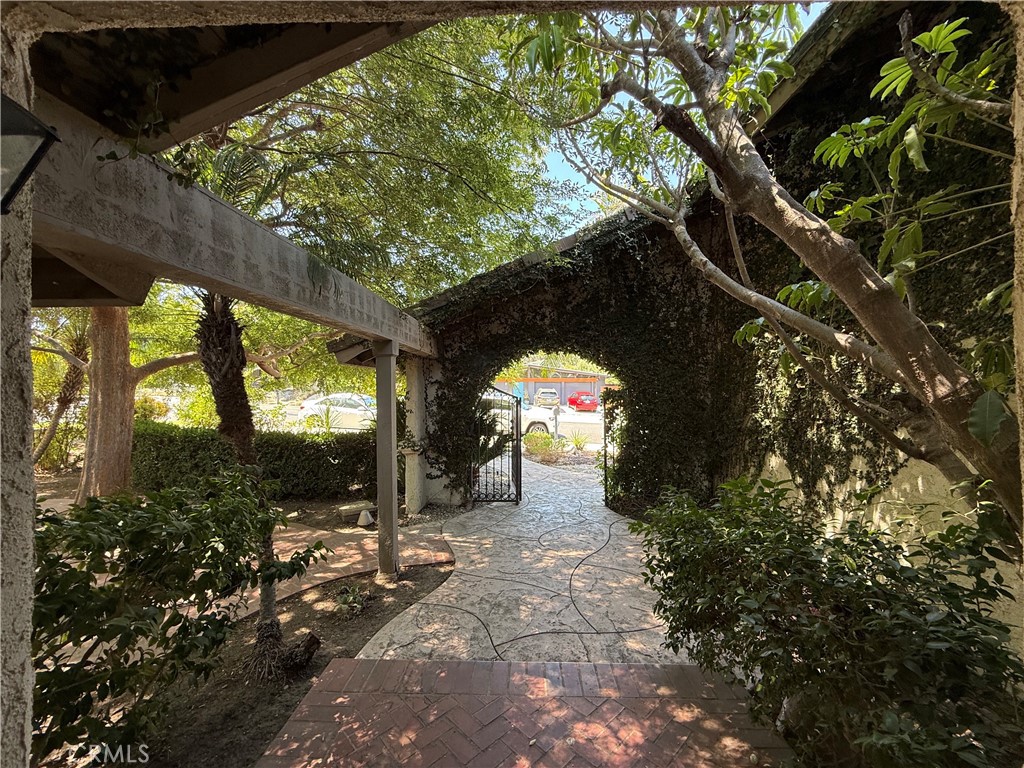 1690 Stoddard Avenue Thousand Oaks, CA 91360 - Photo 4 of 17 a view of a garden
