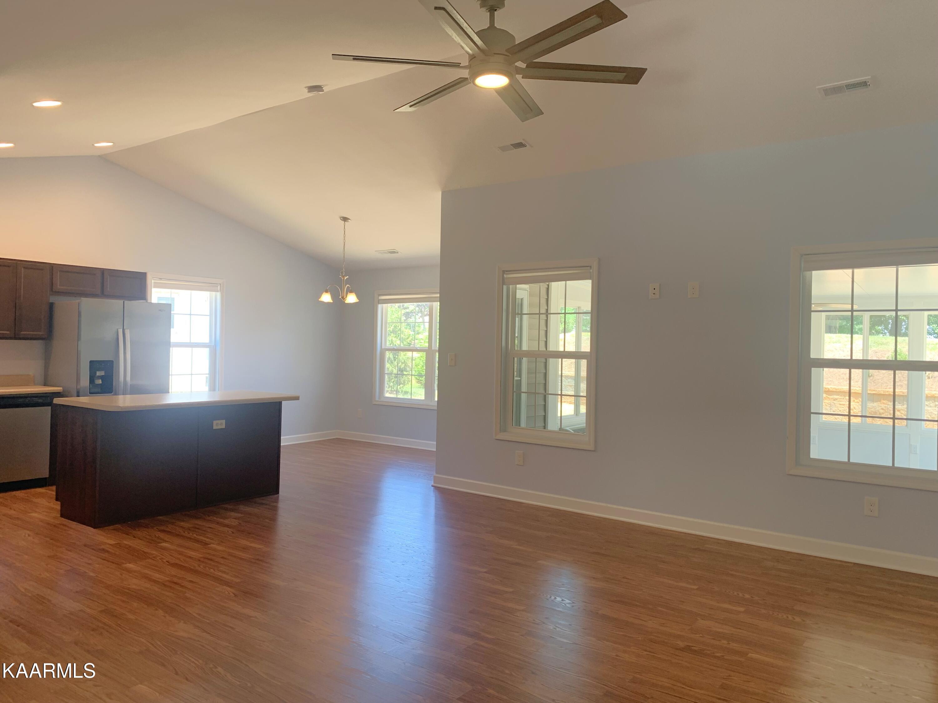 124 Chuniloti Way Loudon, TN 37774 - Photo 3 of 19 IMG_0534