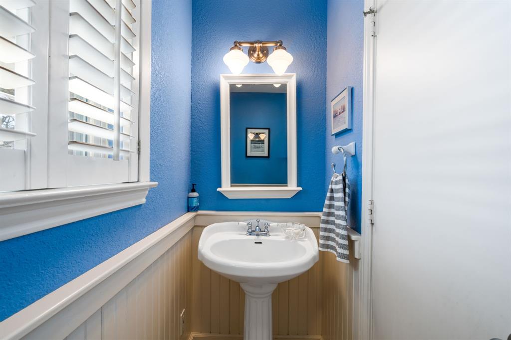 422 Ridge Crest Drive Richardson, TX 75080 - Photo 13 of 34