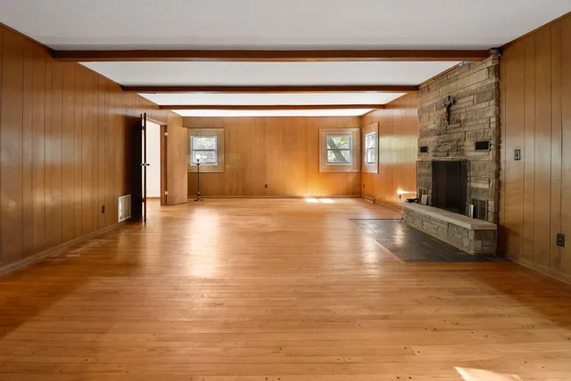 a view of an entryway of a building