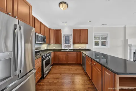 4711 North Malden Street, Unit 2S, Chicago, IL 60640