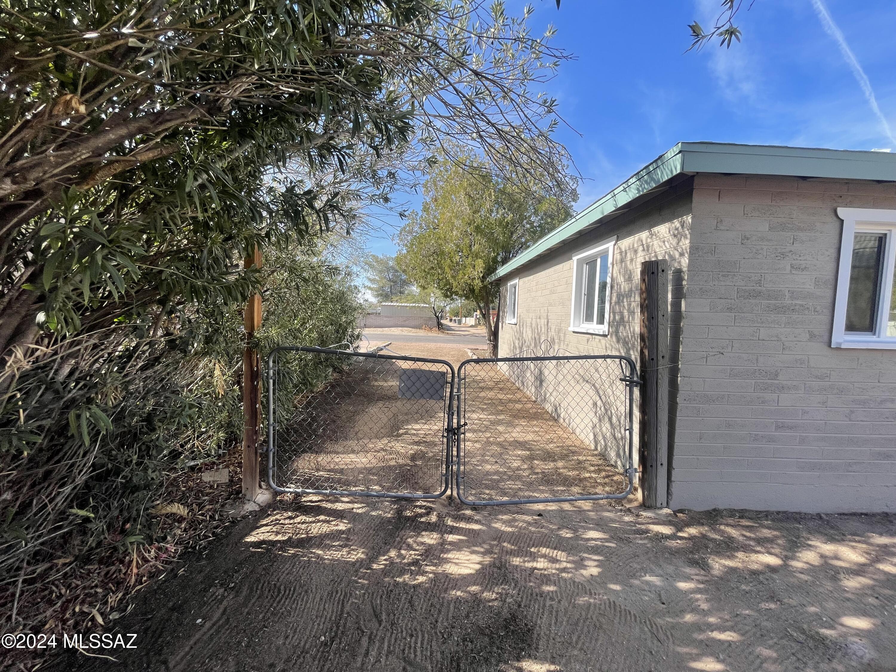 1311 South Rook Avenue Tucson, AZ 85711 - Photo 3 of 16 Gallery Image 3