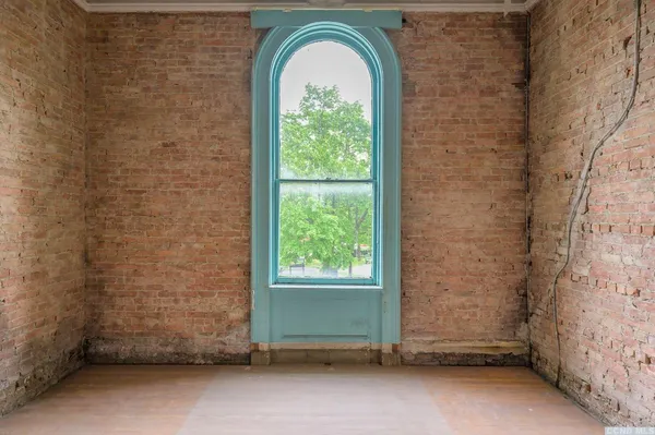 $1,350,000 | 8-10 Park Place, Hudson, NY 12534