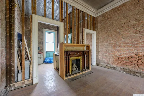 $1,350,000 | 8-10 Park Place, Hudson, NY 12534