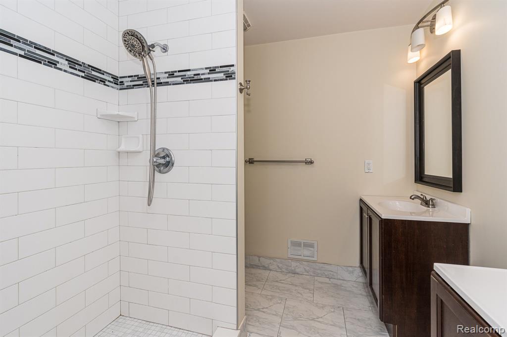 1631 Sumac Drive Rochester Hills, MI 48309 - Photo 23 of 29