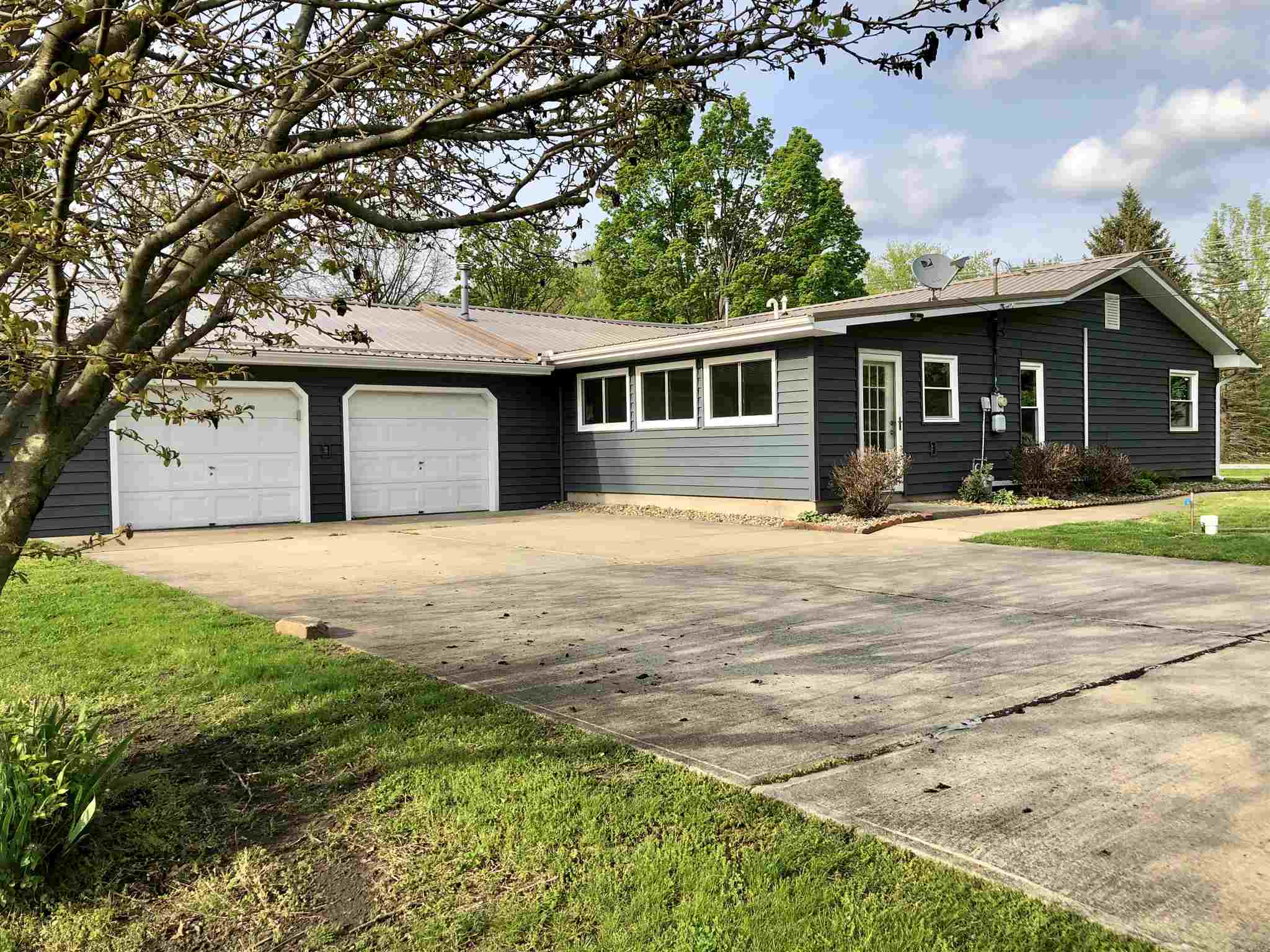 56281 Currant Road Mishawaka, IN 46545 - Photo 2 of 21 Gallery Image 2