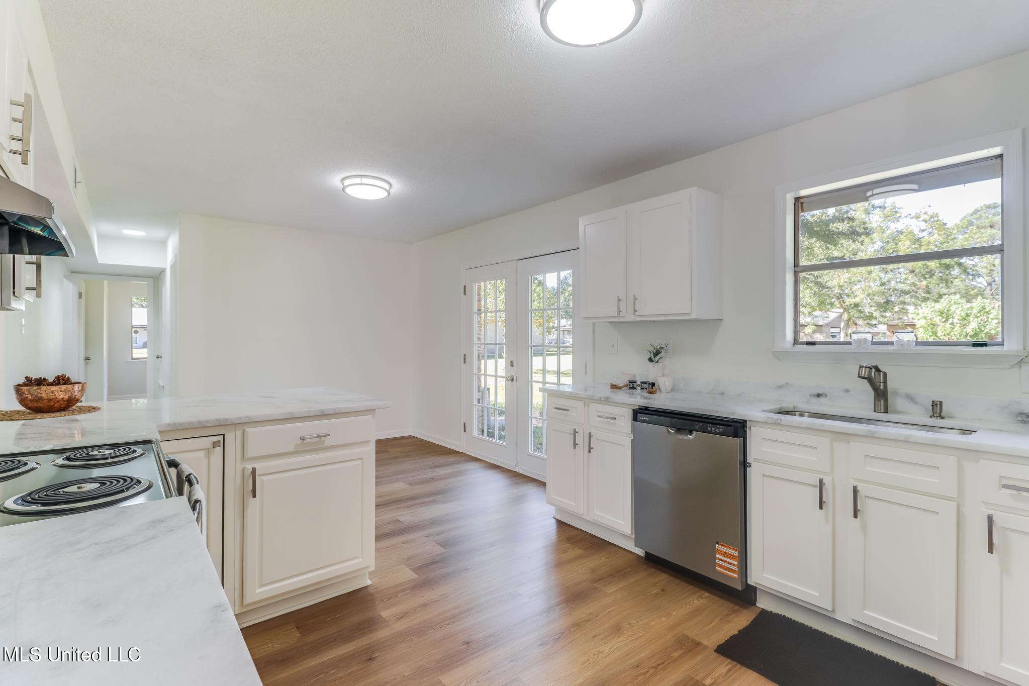 3801 Canal Street Moss Point, MS 39563 - Photo 14 of 33 IMG_9224