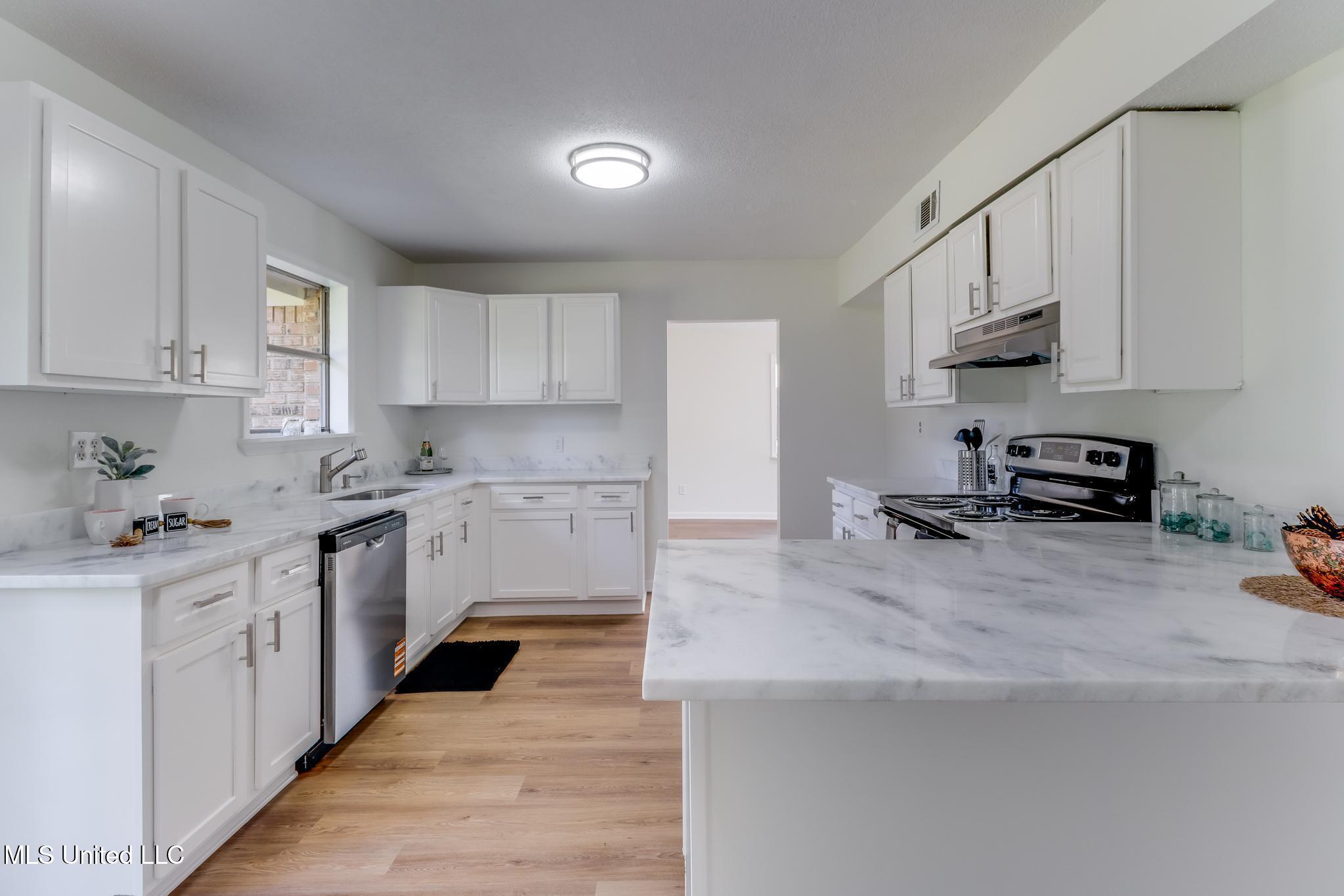 3801 Canal Street Moss Point, MS 39563 - Photo 15 of 33 IMG_9227