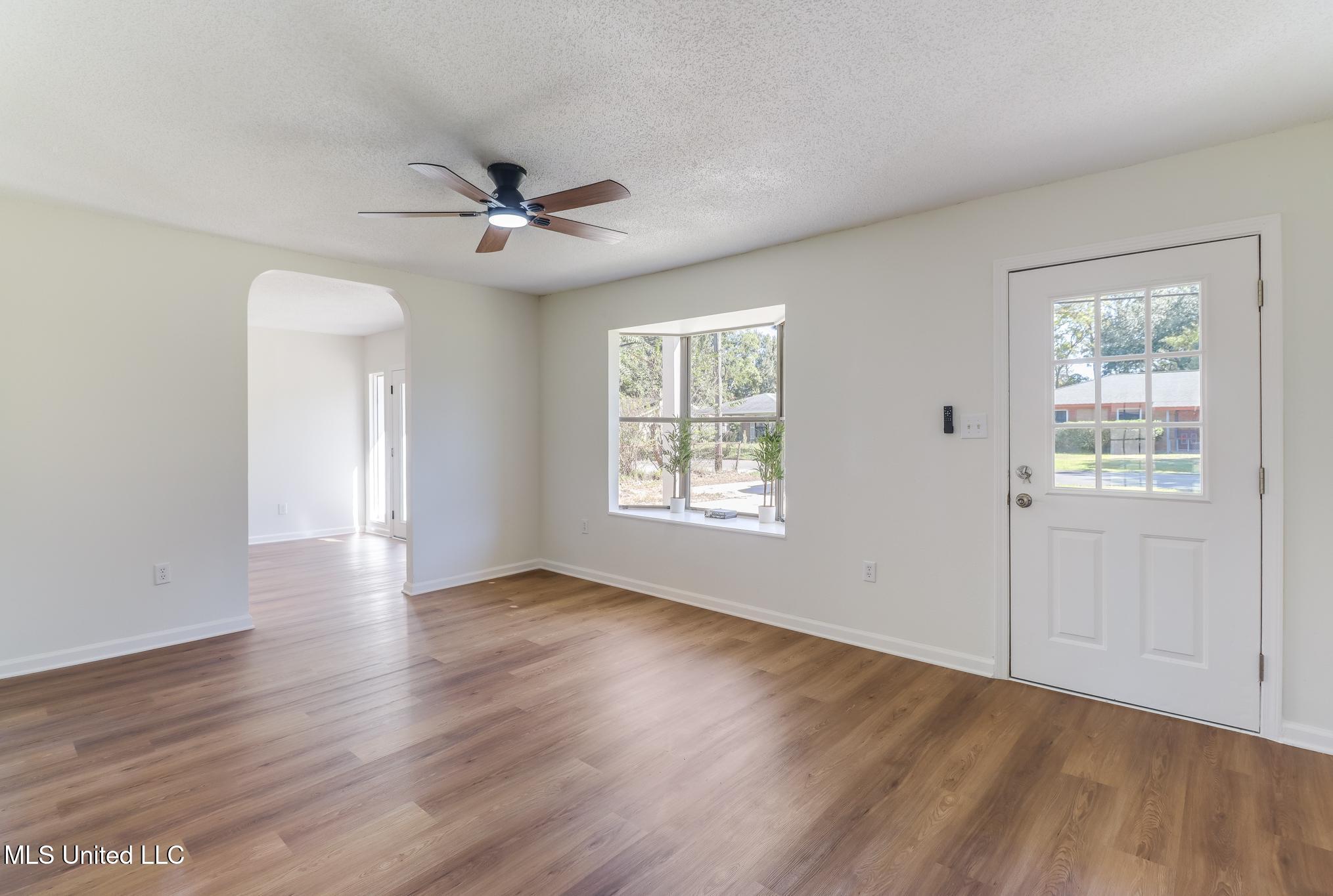 3801 Canal Street Moss Point, MS 39563 - Photo 8 of 33 IMG_9206