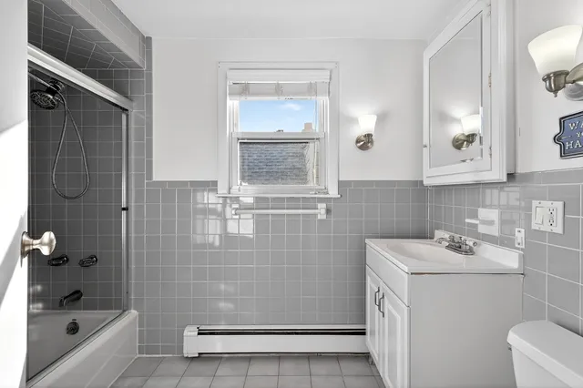 $1,600 | 81 West 26th Street, Unit 3, Bayonne, NJ 07002