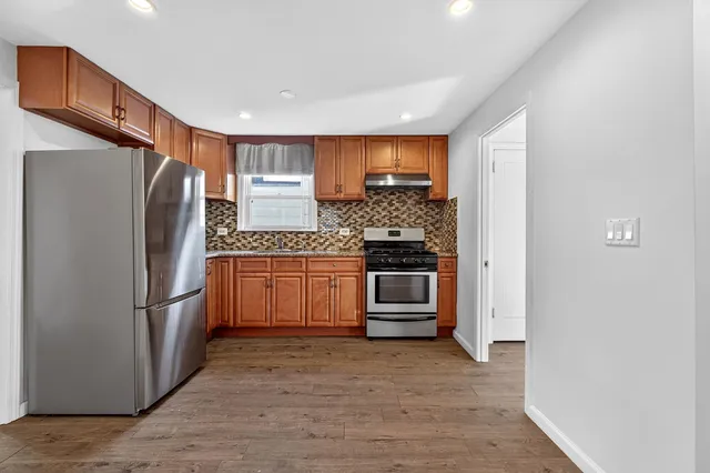 $1,600 | 81 West 26th Street, Unit 3, Bayonne, NJ 07002