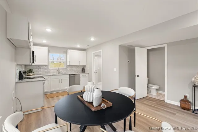 $455,000 | 924 East Chestnut Street, Jeffersonville, IN 47130