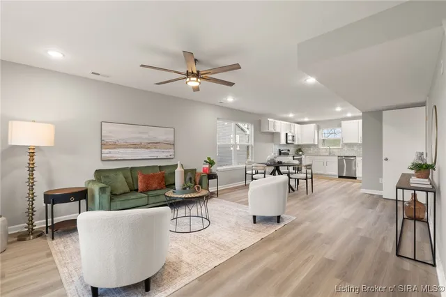 $455,000 | 924 East Chestnut Street, Jeffersonville, IN 47130