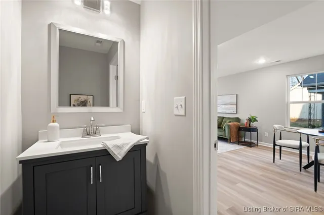 $455,000 | 924 East Chestnut Street, Jeffersonville, IN 47130