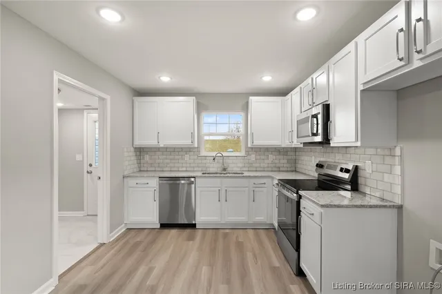 $455,000 | 924 East Chestnut Street, Jeffersonville, IN 47130