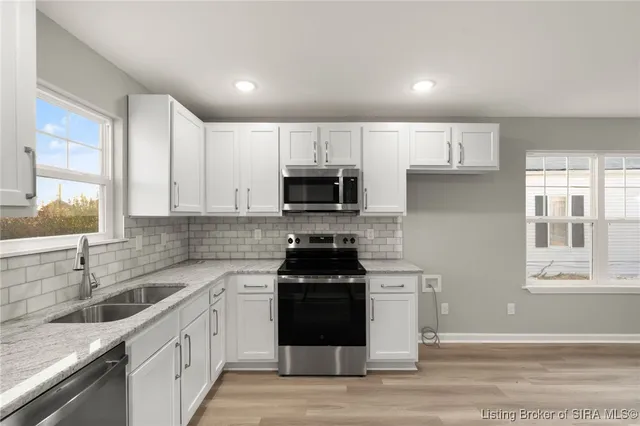 $455,000 | 924 East Chestnut Street, Jeffersonville, IN 47130