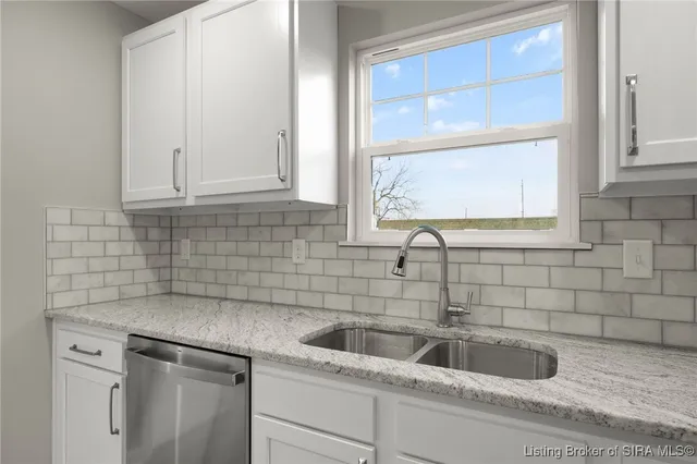 $455,000 | 924 East Chestnut Street, Jeffersonville, IN 47130