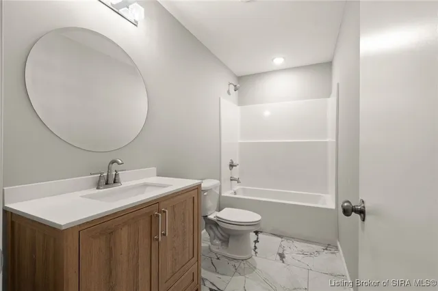 $455,000 | 924 East Chestnut Street, Jeffersonville, IN 47130