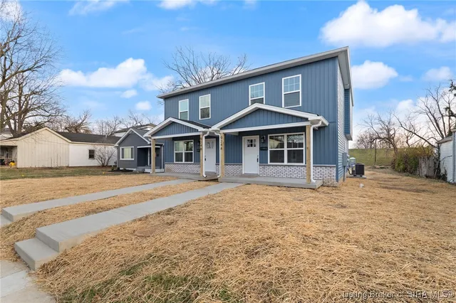 $455,000 | 924 East Chestnut Street, Jeffersonville, IN 47130