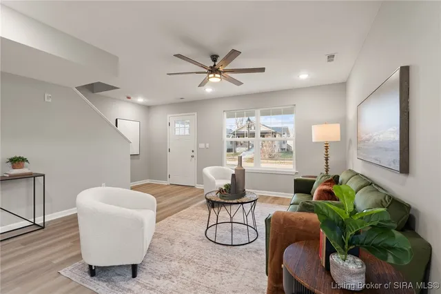 $455,000 | 924 East Chestnut Street, Jeffersonville, IN 47130