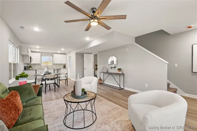 $455,000 | 924 East Chestnut Street, Jeffersonville, IN 47130