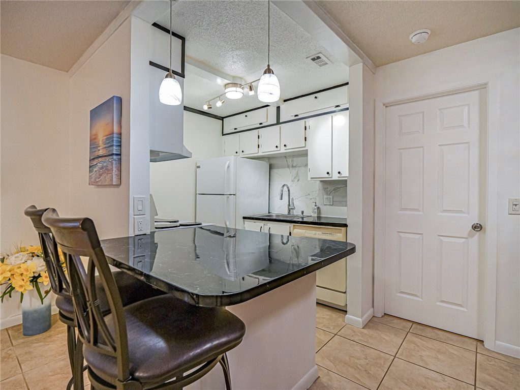 1198 Breezy Way, Unit 7A Sebastian, FL 32958 - Photo 7 of 36