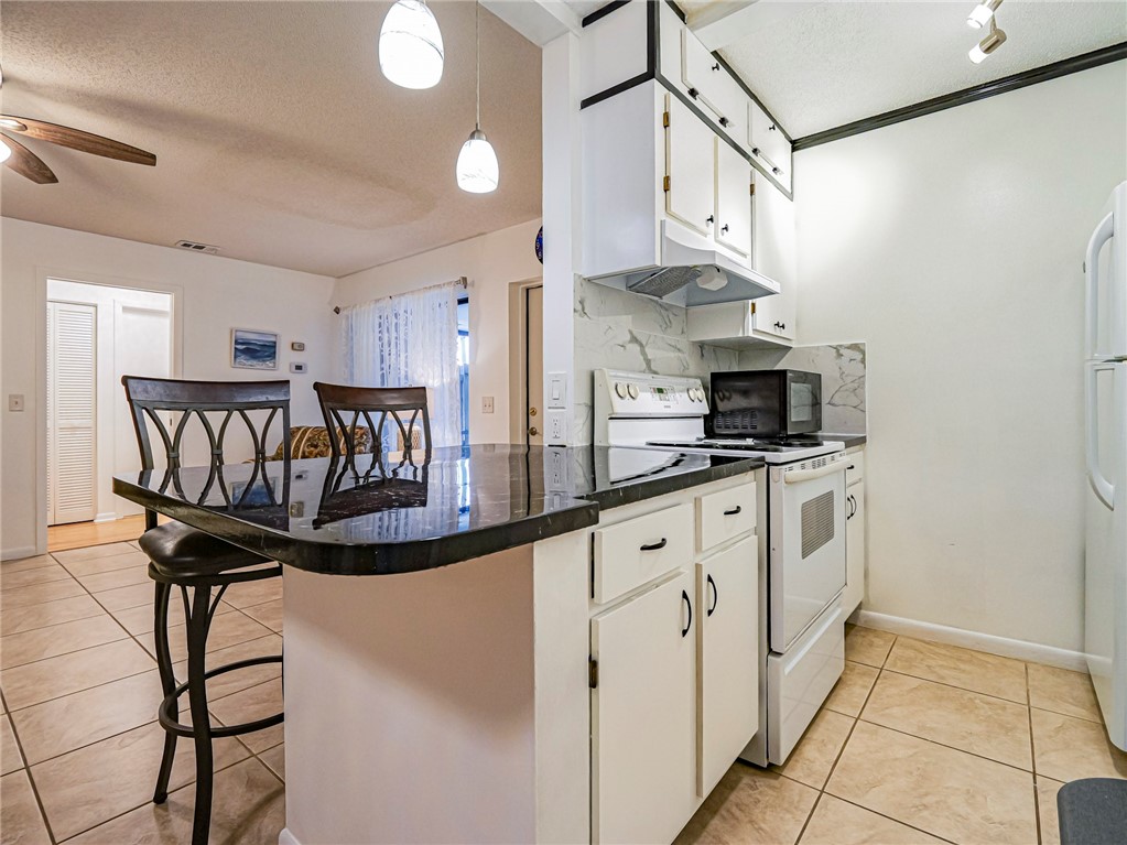 1198 Breezy Way, Unit 7A Sebastian, FL 32958 - Photo 10 of 36