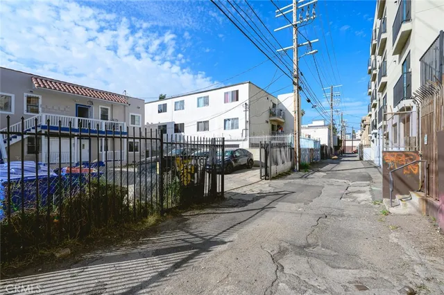 $1,400,000 | 1136 Arapahoe Street, Los Angeles, CA 90006