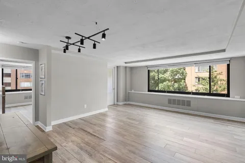 $214,900 | 1021 Arlington Boulevard, Unit 806, Arlington, VA 22209