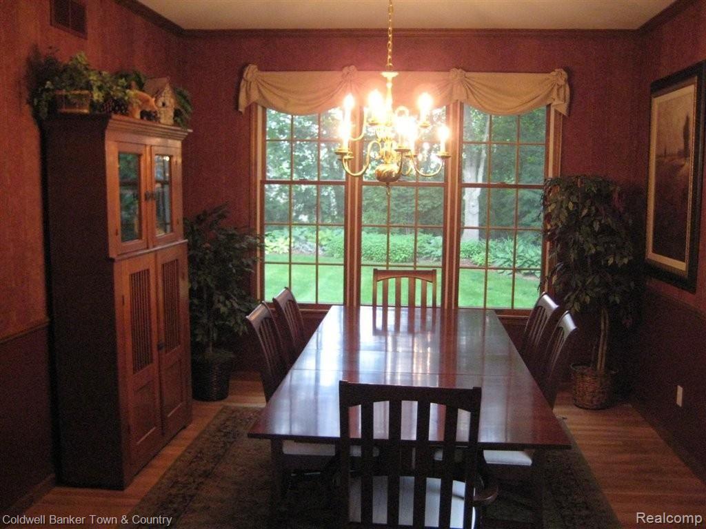 7562 Summit Ridge Brighton, MI 48116 - Photo 10 of 19 Formal Dining