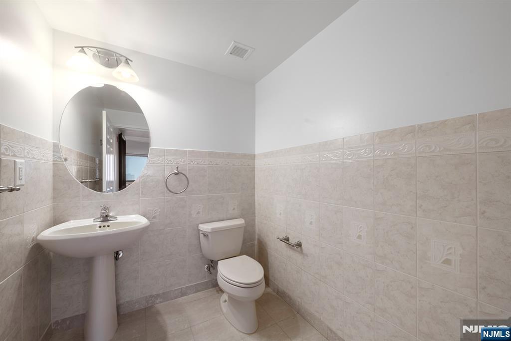 100 Old Palisade Road, Unit 3702 Fort Lee, NJ 07024 - Photo 11 of 17