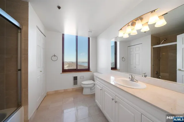 $4,500 | 100 Old Palisade Road, Unit 3702, Fort Lee, NJ 07024