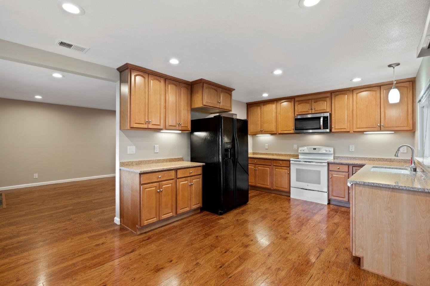 2695 Lyon Circle Concord, CA 94518 - Photo 11 of 29