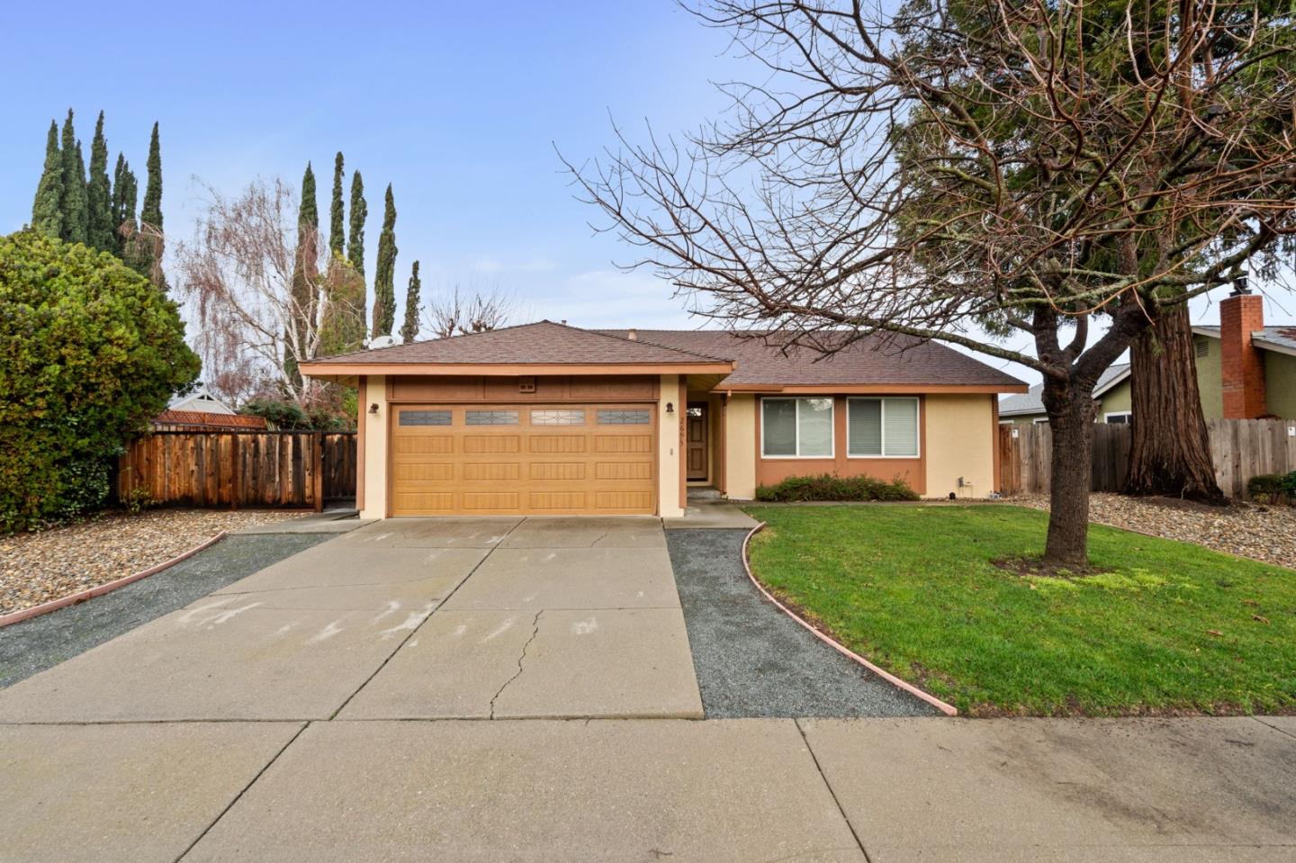 2695 Lyon Circle Concord, CA 94518 - Photo 2 of 29