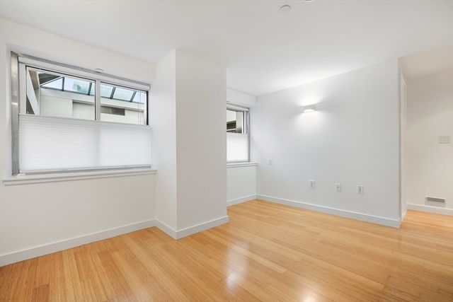 $2,450,000 | 7 Warren Avenue, Unit PH18, Boston, MA 02116