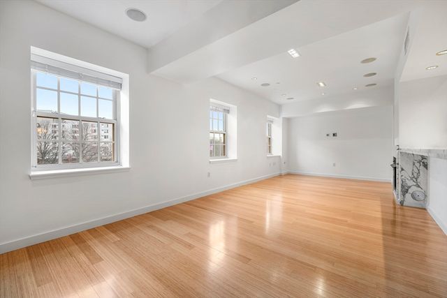 $2,450,000 | 7 Warren Avenue, Unit PH18, Boston, MA 02116