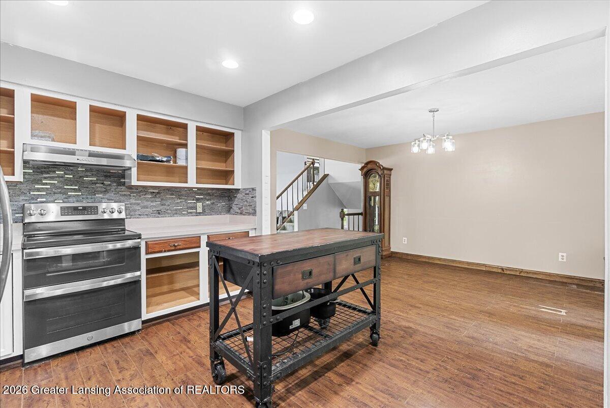 102 Wicklow Road Eaton Rapids, MI 48827 - Photo 13 of 42 32-Media Jett - 24