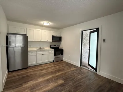 $1,795 | 529 Southwest 4th Street, Unit 104, Miami, FL 33130